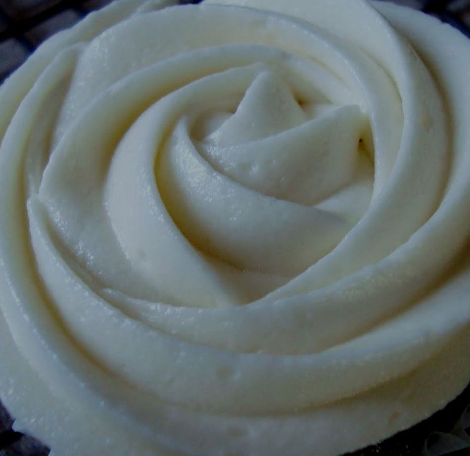 Frozen Amaretto Cupcakes
